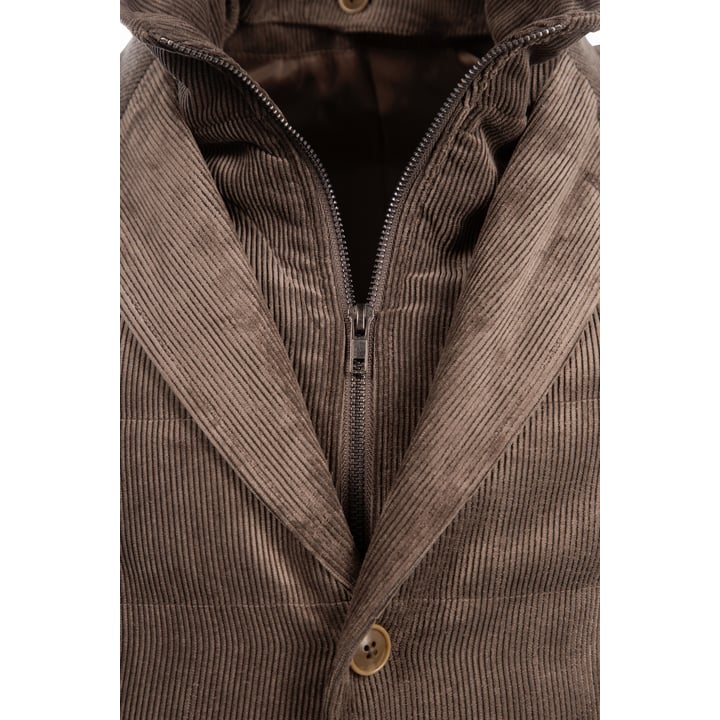 Koop Henk ter Horst Ribcord jas met uitritsbare windvanger Bruin voor slechts  € 169,95 bij Henk ter Horst herenmode